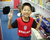 Native English tutors teach
              primary students